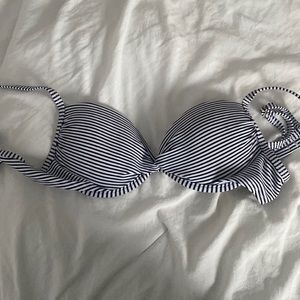 Target XS slightly push up bikini top